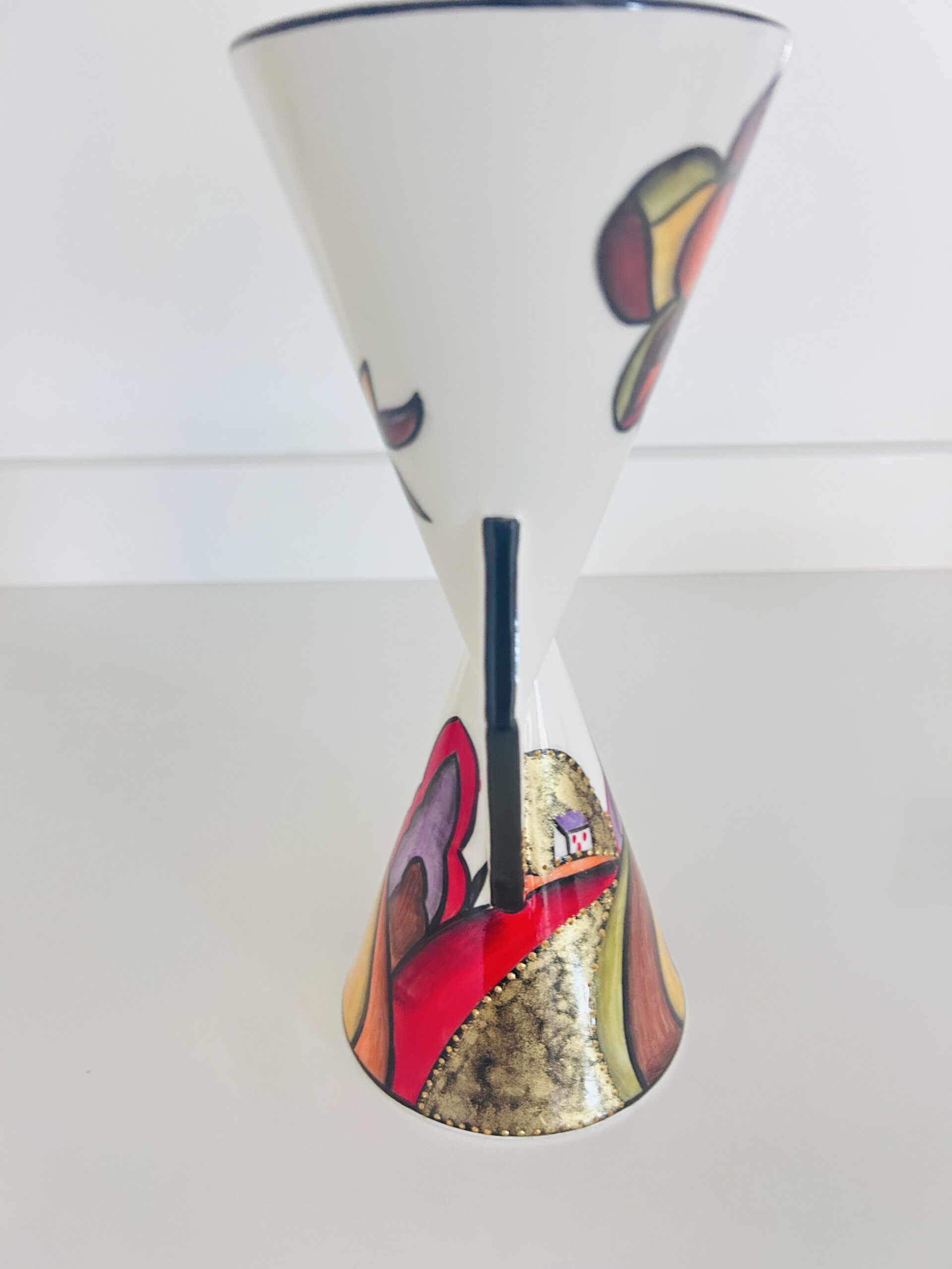 House on the hill one of a kind yo-yo vase - Image 6